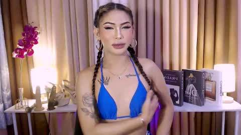 Snapshot of meganfoxx07 chatting on 10.06.25 Megan online show from 10.06.25