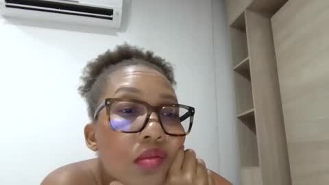 Snapshot of meganhotxx2 chatting on 06.26.26 megan online show from 06.26.26