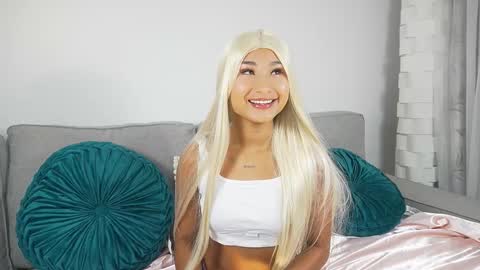 Snapshot of megann__sweet chatting on 09.25.25 Mara online show from 09.25.25