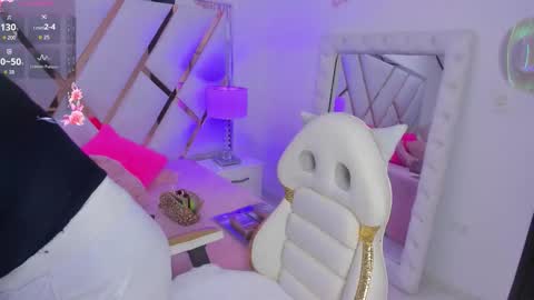 Snapshot of megann__up chatting on 10.12.25 Megan  online show from 10.12.25