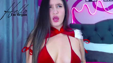 Im Megan Please do not demand a show without first tiping  Thank you online show from 02.11.25