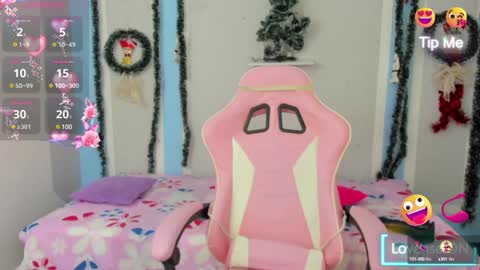 Snapshot of meganqueen2 chatting on 12.04.24 Megan Queen online show from 12.04.24