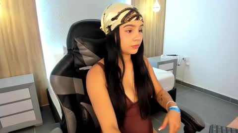 M E G A R A  online show from 11.04.25