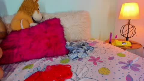 Snapshot of meggan_jade chatting on 02.15.25 Meggan online show from 02.15.25