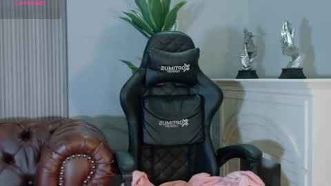 MEGGAN LUXX online show from 07.15.26