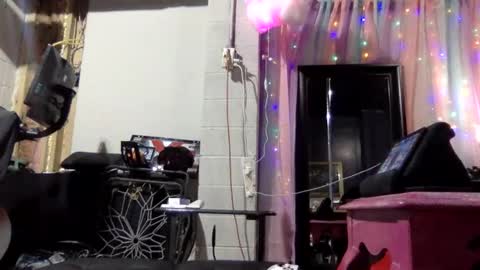 Snapshot of meghanhanx chatting on 12.29.24 meghan online show from 12.29.24