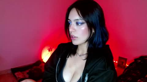 Snapshot of mei04_ chatting on 11.20.25 Melissa online show from 11.20.25