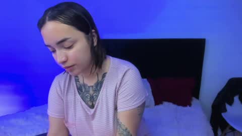 Snapshot of meily_oficial chatting on 05.11.26 IG soymeily oficial online show from 05.11.26