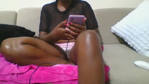 pretty online show from 02.16.25