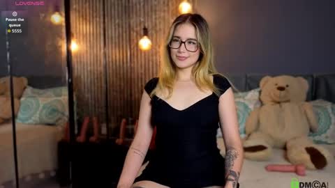 Snapshot of melanie__5 chatting on 04.20.26 Melanie Baez online show from 04.20.26