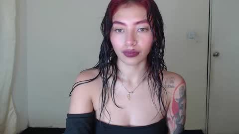 Snapshot of melanie_roux_ chatting on 02.16.25 Melanie roux online show from 02.16.25