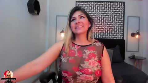 Snapshot of melanie_silver_ chatting on 10.28.25 Melanie online show from 10.28.25