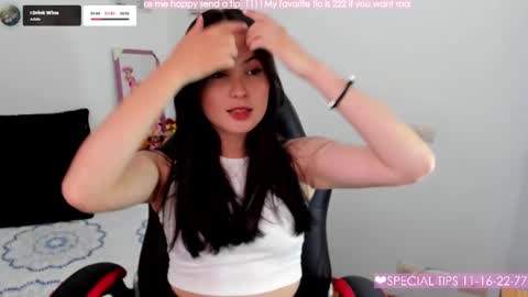 Snapshot of melanieev chatting on 02.13.25 mel online show from 02.13.25