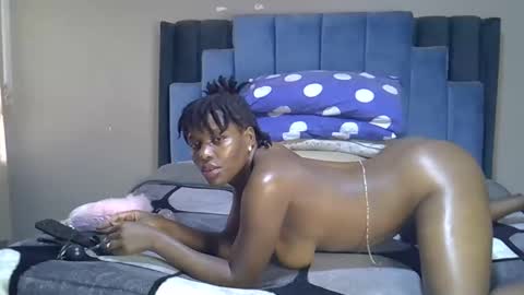 Snapshot of melanin_moon chatting on 03.02.26 Moon online show from 03.02.26