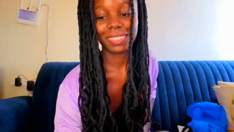 Snapshot of melanin_sassy96 chatting on 05.22.26 bad lil shawry online show from 05.22.26