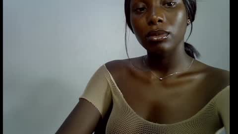 Snapshot of melanine_floral chatting on 02.05.25 Praiz online show from 02.05.25