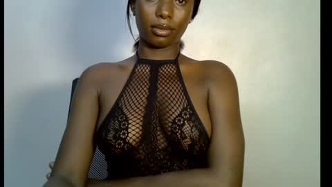 Snapshot of melanine_floral chatting on 02.06.25 Praiz online show from 02.06.25
