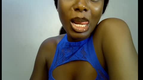 Snapshot of melanine_floral chatting on 02.08.25 Praiz online show from 02.08.25