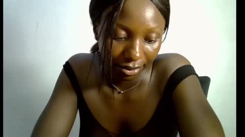 Snapshot of melanine_floral chatting on 02.14.25 Praiz online show from 02.14.25