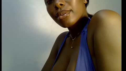Snapshot of melanine_floral chatting on 02.15.25 Praiz online show from 02.15.25