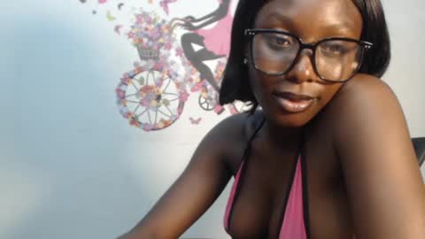 Snapshot of melanine_floral chatting on 03.06.25 Praiz online show from 03.06.25