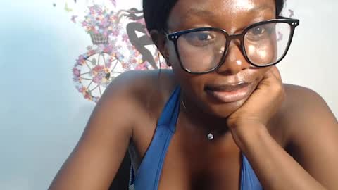 Snapshot of melanine_floral chatting on 03.11.25 Praiz online show from 03.11.25