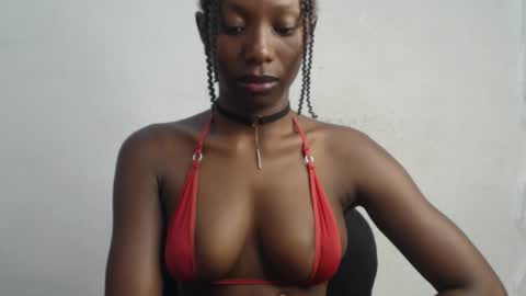 Snapshot of melanine_floral chatting on 10.20.25 Praiz online show from 10.20.25
