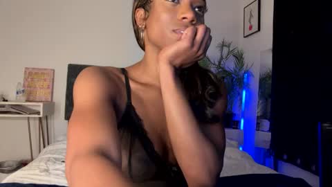 Snapshot of melaninmelanix chatting on 05.20.26 melaninmelanix online show from 05.20.26