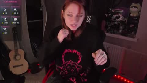 Snapshot of melante_s chatting on 09.20.25 Ash online show from 09.20.25