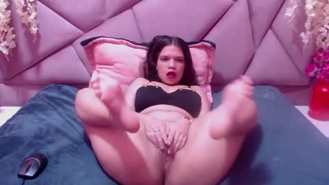 Snapshot of melanycarter18 chatting on 12.14.24 MelanyCarter18 online show from 12.14.24