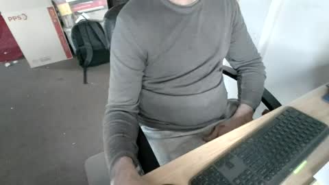 melbguy_075 online show from 08.03.26