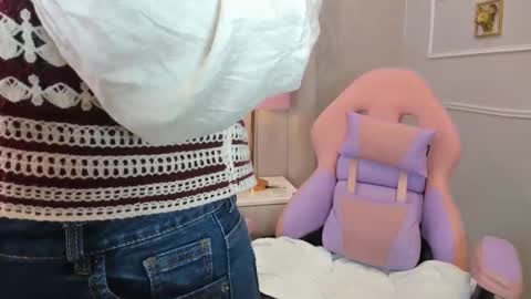 Snapshot of melie_me chatting on 02.19.26 MELIE online show from 02.19.26