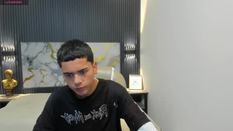Snapshot of meliodas18_ chatting on 10.19.25 Meliodas online show from 10.19.25