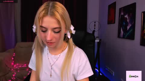 Snapshot of melisa_white1 chatting on 12.14.24 Melisa online show from 12.14.24