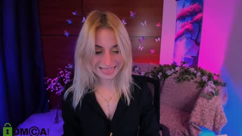 Snapshot of melisa_white1 chatting on 12.17.24 Melisa online show from 12.17.24