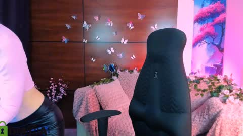Snapshot of melisa_white1 chatting on 01.04.25 Melisa online show from 01.04.25
