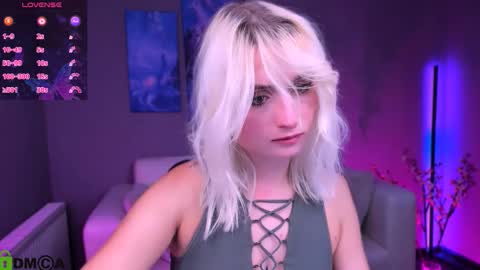 Snapshot of melisa_white1 chatting on 10.02.25 Melisa online show from 10.02.25