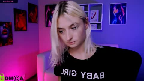 Snapshot of melisa_white1 chatting on 10.04.25 Melisa online show from 10.04.25