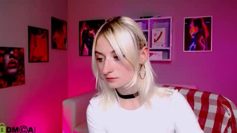 Snapshot of melisa_white1 chatting on 10.08.25 Melisa online show from 10.08.25