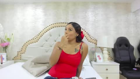 Snapshot of melisafoster chatting on 09.21.25 Meli online show from 09.21.25
