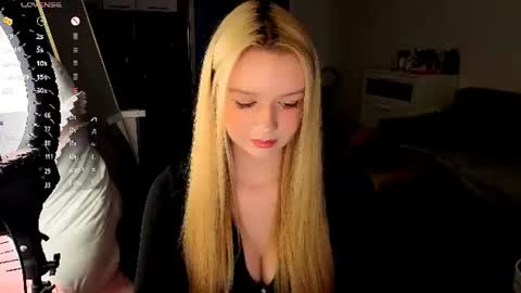 Mel or Lissa 3 Welcome here online show from 07.18.26