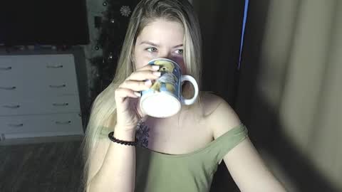 Snapshot of melissa__ray chatting on 12.23.24 Melissa  Ray online show from 12.23.24