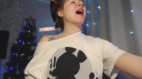 Snapshot of melissa__ray chatting on 12.31.24 Melissa  Ray online show from 12.31.24