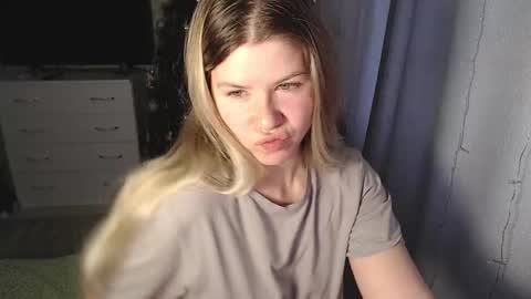 Snapshot of melissa__ray chatting on 01.16.25 Melissa  Ray online show from 01.16.25