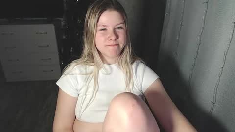 Snapshot of melissa__ray chatting on 01.21.25 Melissa  Ray online show from 01.21.25