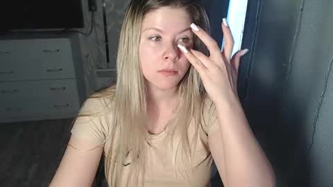 Snapshot of melissa__ray chatting on 02.05.25 Melissa  Ray online show from 02.05.25