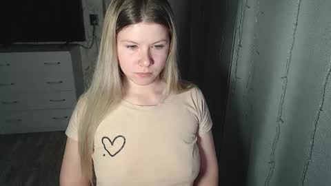 Snapshot of melissa__ray chatting on 02.05.25 Melissa  Ray online show from 02.05.25