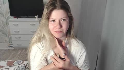 Snapshot of melissa__ray chatting on 02.14.25 Melissa  Ray online show from 02.14.25