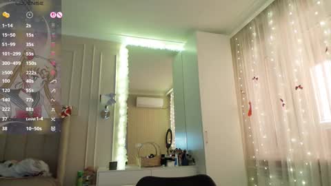 Lisaa online show from 02.26.26