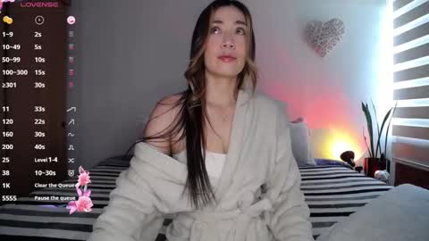 Snapshot of melissalopez27 chatting on 10.05.25 Melissa Lopez online show from 10.05.25